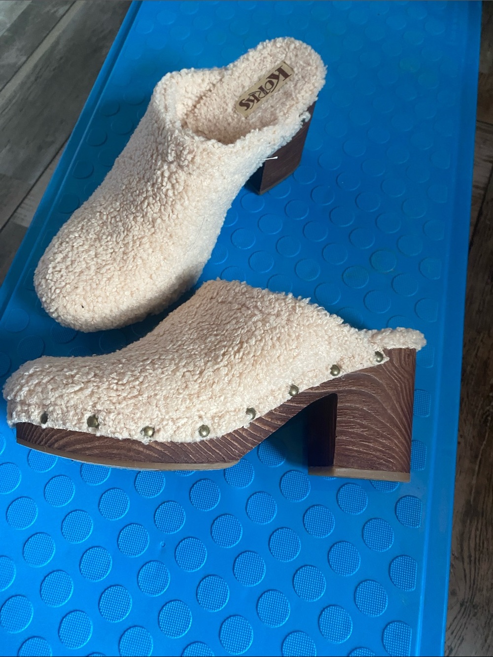 Kork-Ease Cream Sherpa Studded Clog Mules